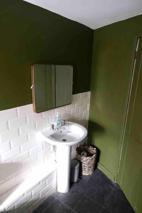 Regency Cottage 10 Minutes From Bath City Centre Экстерьер фото